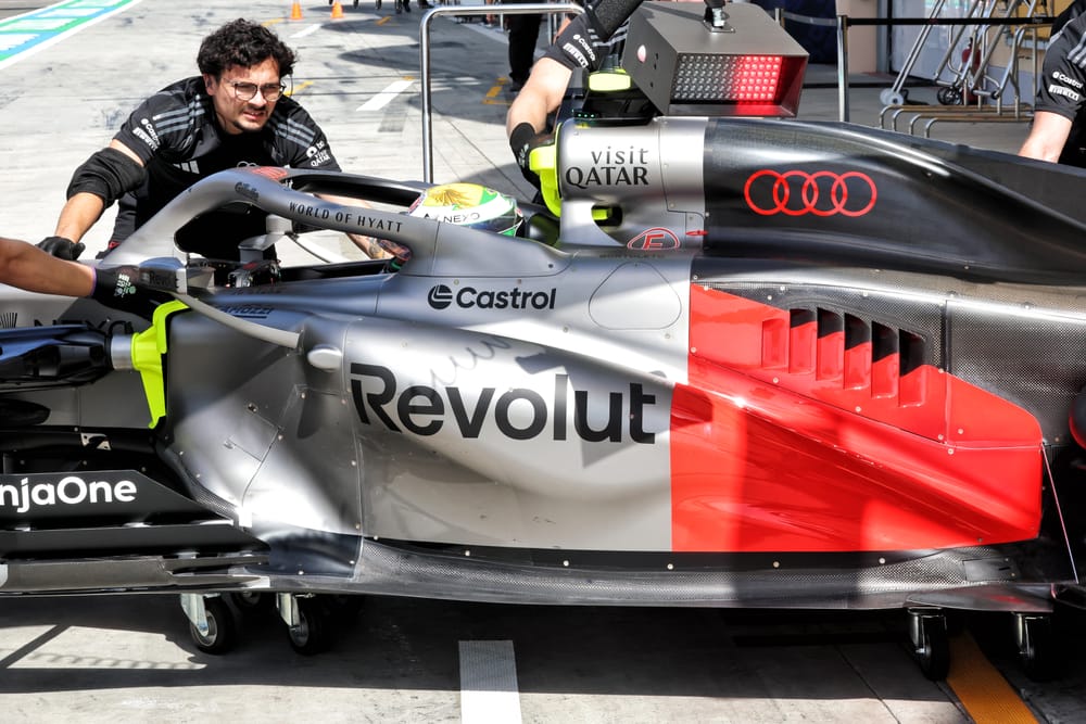 Audi Debuts Narrow Vertical Sidepod on B-Spec R26 in Bahrain