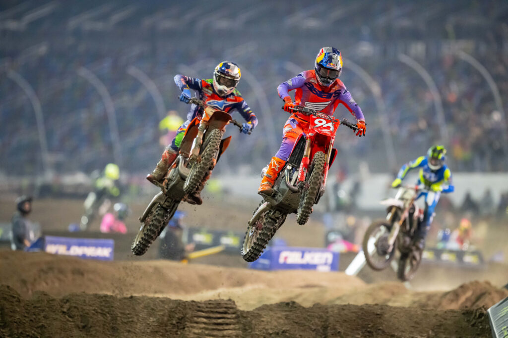 Tomac Favored at Indy as Lawrence Holds 1-Point Lead
