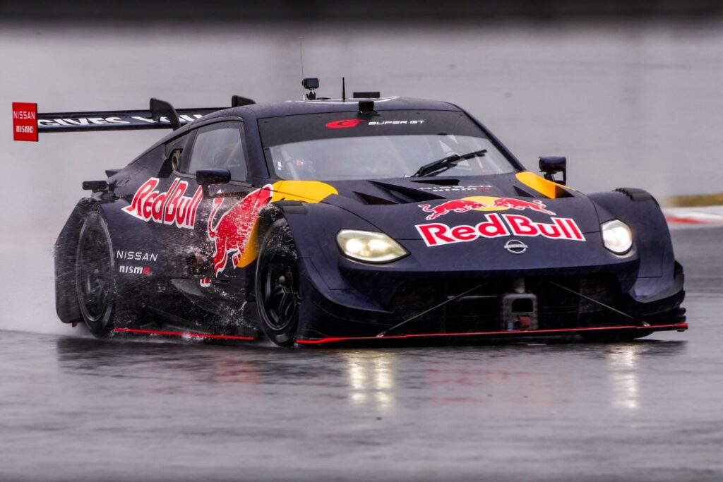 Verstappen runs Red Bull-livered Nissan Z at Fuji