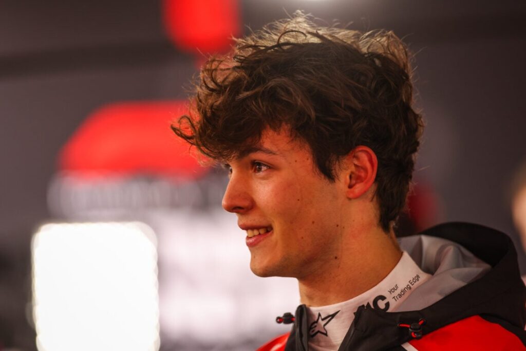 Bearman ready for Ferrari as Komatsu presses 2027 plan