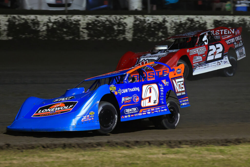 Pierce Leads Hoffman by 3 Points into Illini 100