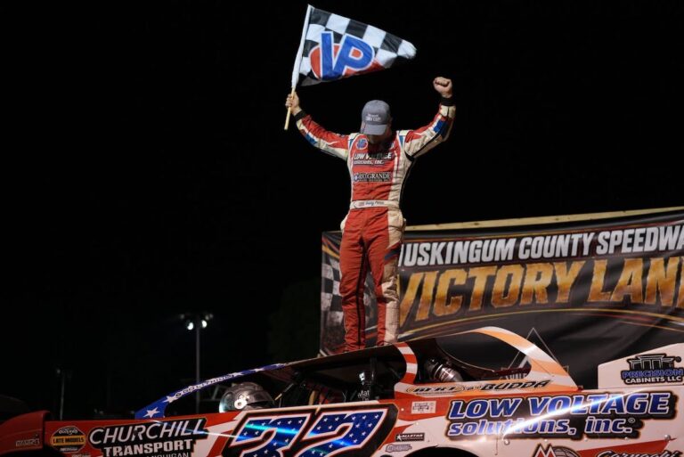 Bobby Pierce extends title lead with consecutive Outlaws wins