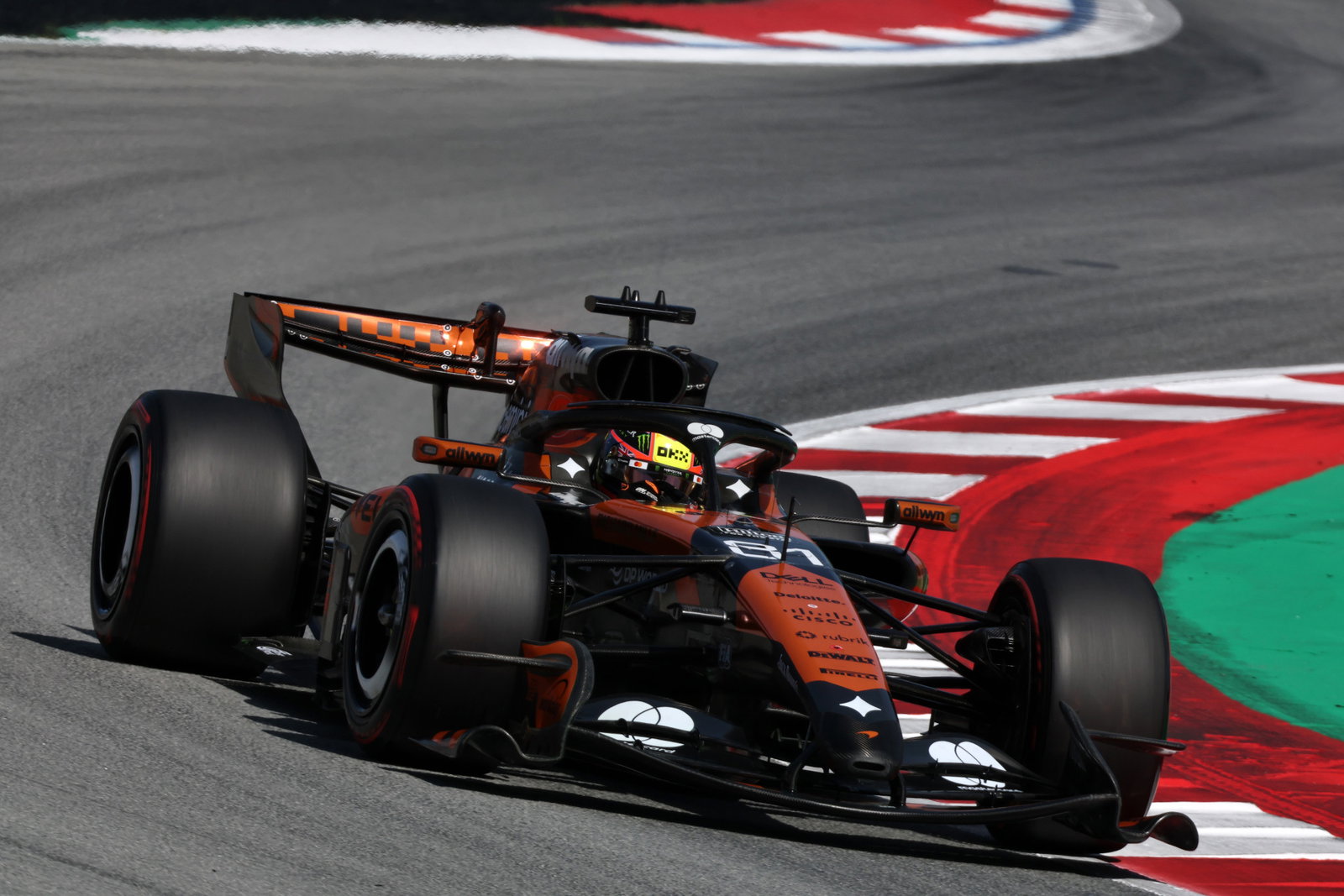 Piastri loses pace late, starts fourth row at Barcelona