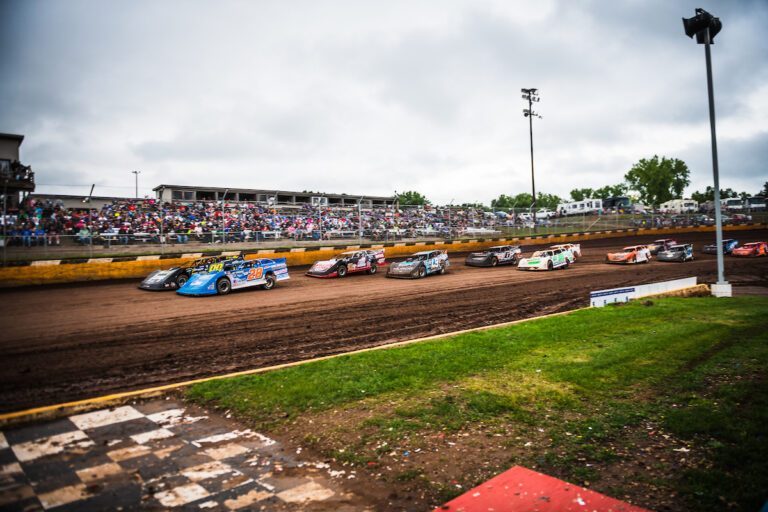 10-Race Run Begins as Outlaws Debut at 141 Speedway