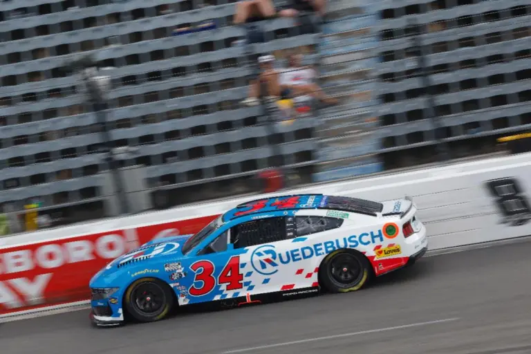 Blaney, Gilliland meet for $1 million NASCAR final