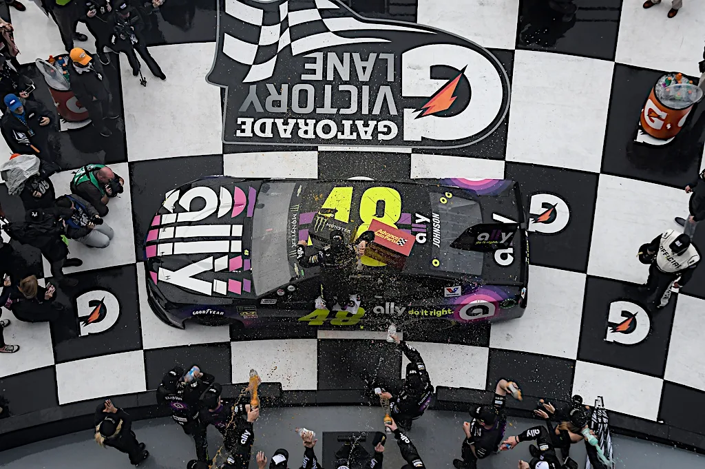 Hendrick Loans No. 48 to Johnson for Final Cup Start