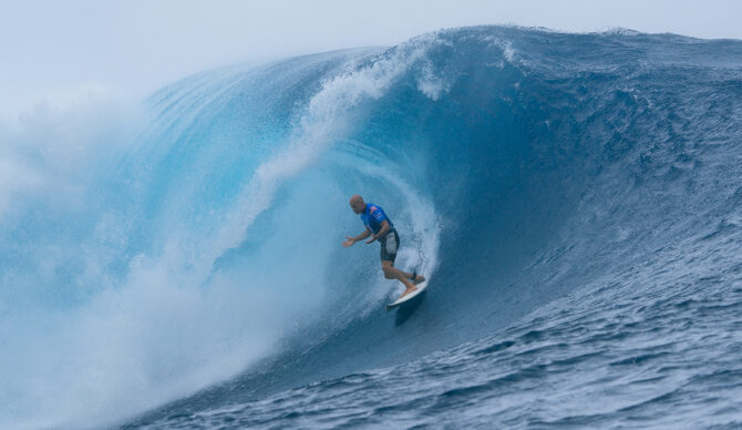 Windy barrels keep Tahiti Pro heats under 10 points
