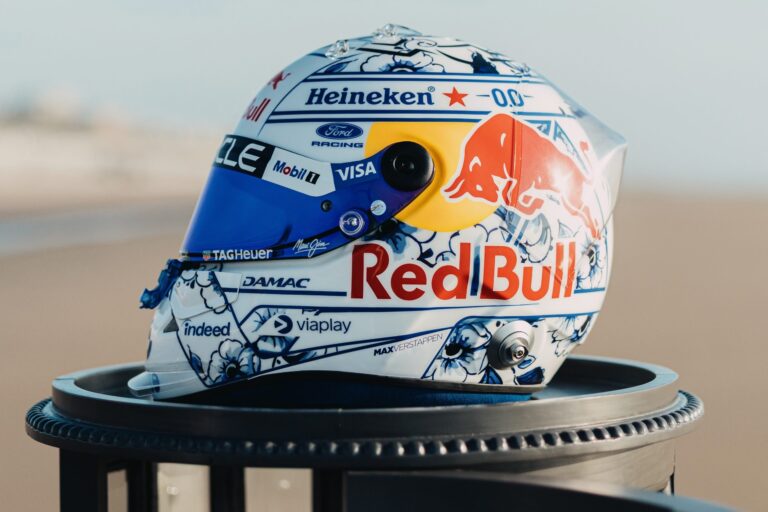 Verstappen unveils Delftware helmet for final Zandvoort race