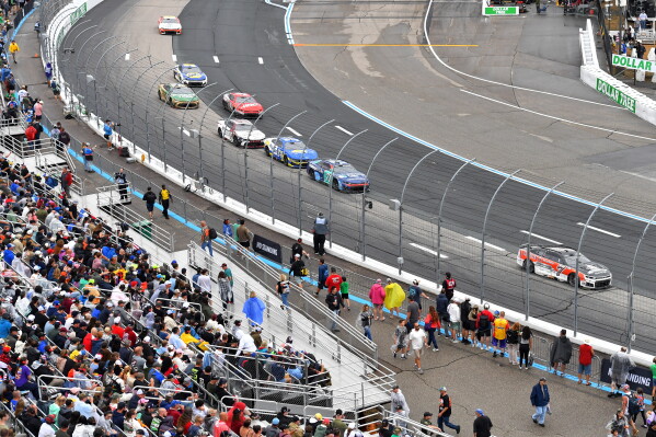 Two-Tire Call Lifts Blaney to Another NHMS Win
