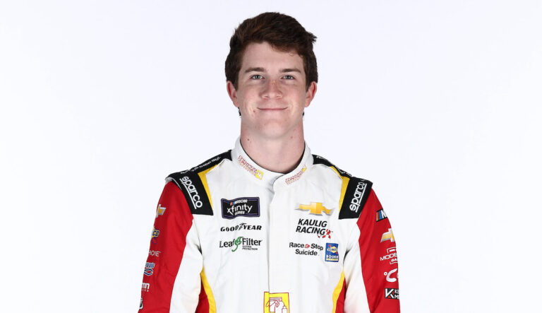 Daniel Dye signs JAR’s first multi-year 2027 No. 32 deal