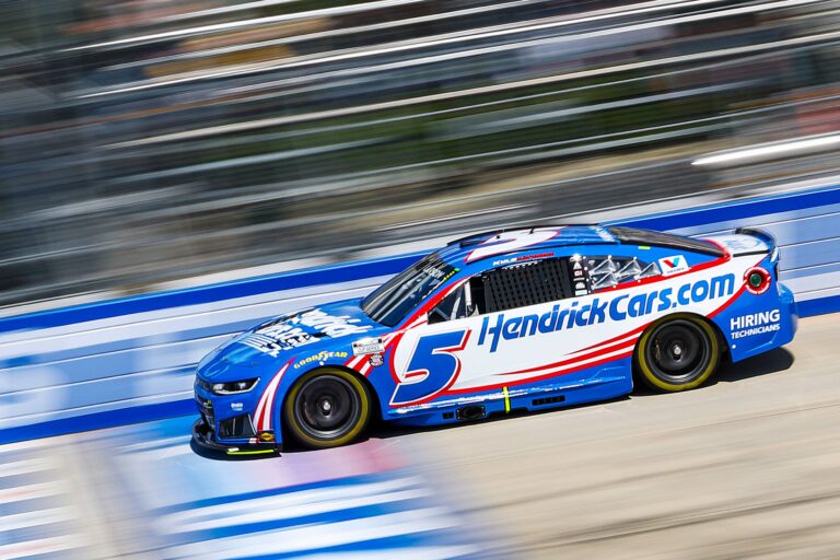 Winless Kyle Larson leans on consistency in playoff title chase