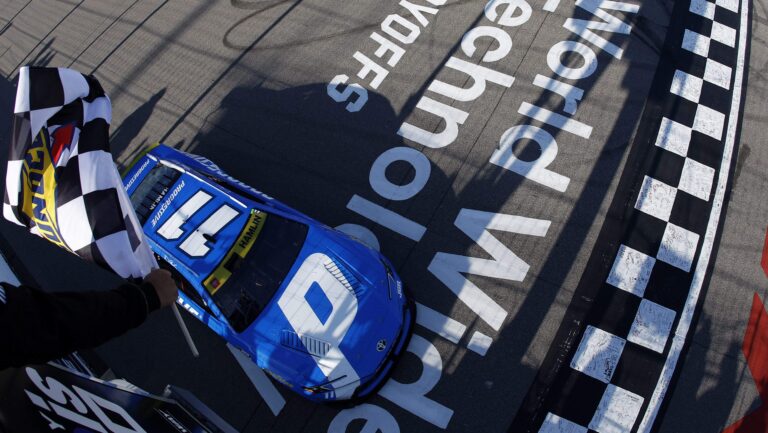 Denny Hamlin leads NASCAR playoffs into Enjoy Illinois 300
