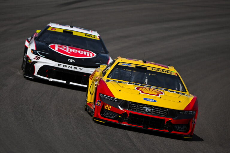 Kyle Larson snaps 51-race drought with Gateway victory