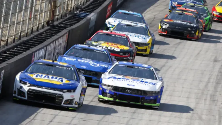 Joey Logano wins Bristol night race as Larson takes points lead