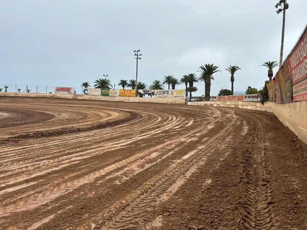 Day passes Snyder Jr. late to capture Battle at the Beach
