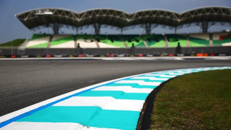High heat and rough asphalt put Sepang tyre life in focus