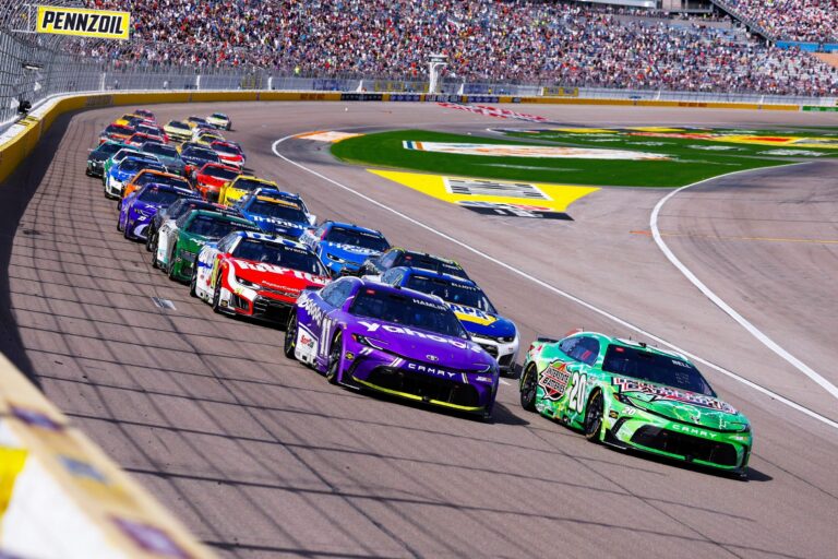 Toyota, JGR lock out top four in Las Vegas qualifying