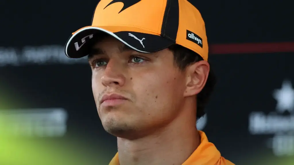 Norris gets reprimand after Piastri near-miss in Bahrain
