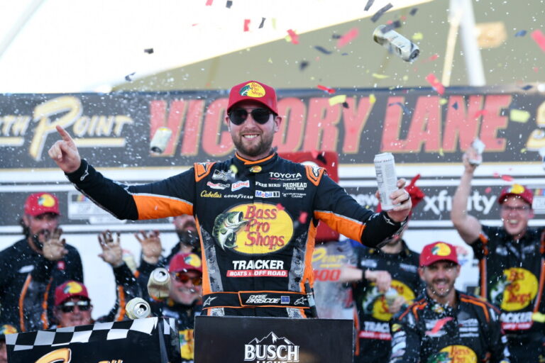 Chase Briscoe wins South Point 400 in Las Vegas