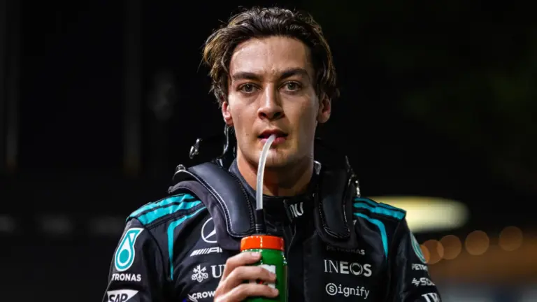 George Russell crashes out of Singapore Sprint, then qualifies sixth