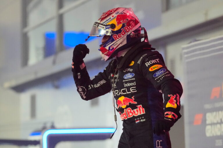 Verstappen wins Singapore Grand Prix as Antonelli leads title race