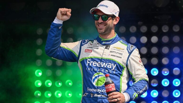 Spire Motorsports signs Daniel Suárez to contract extension through 2027