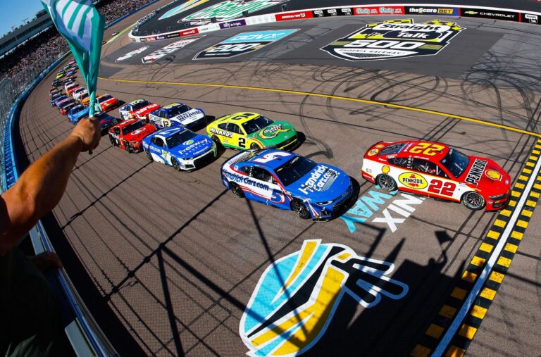 Ryan Blaney tops qualifying for Freeway Insurance 500 at Phoenix