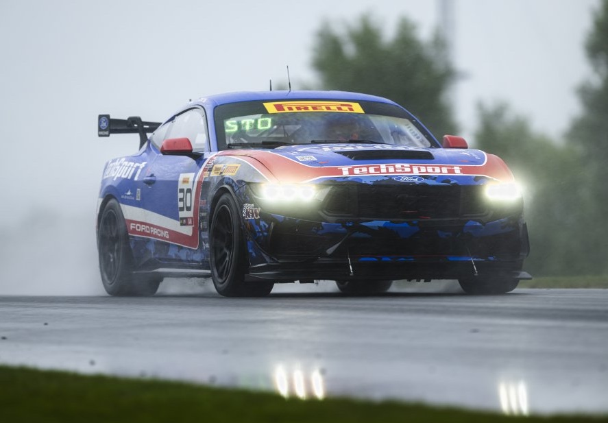 Frankie Muniz wins Pirelli GT4 America Am Class title