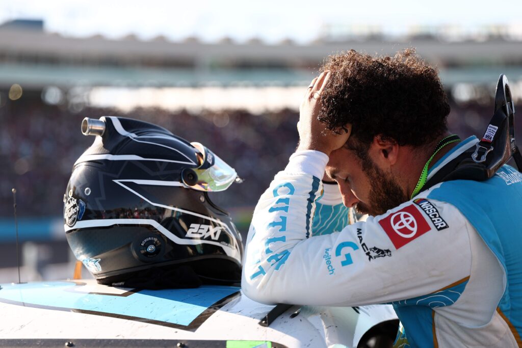 Bubba Wallace falls to 17th after Phoenix speeding penalty