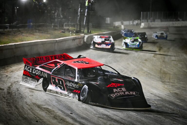 Jonathan Davenport earns first 2026 World of Outlaws Late Model win at Modoc Speedway
