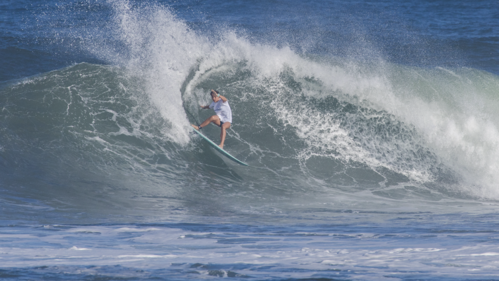 Koa Smith leads opening day at HTA Sunset Pro with 15.35 heat total